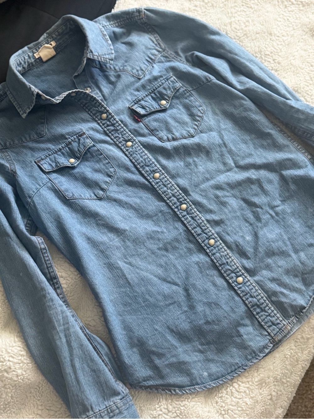 Vintage Levi’s pearl snap Light Blue Denim Western Snap-Front Shirt